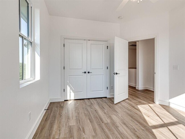 Building Photo - 29612 Memory Ln