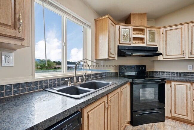 Building Photo - Country Home with Fenced Yard in Hayden!