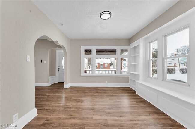 Building Photo - 17604 Mapleboro Ave