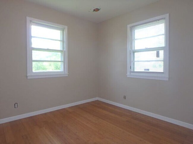 Building Photo - Nice 3 Bedroom Country House!