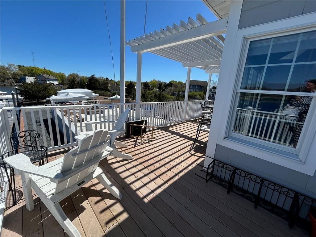 Building Photo - 67 Esmond Ave