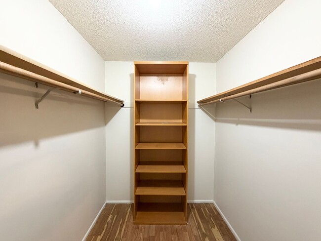 Building Photo - Charming 3 bed + den, 2 bath Federal way Rambler
