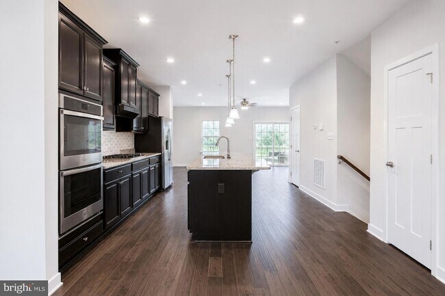 Building Photo - 8032 Spring Arbor Dr