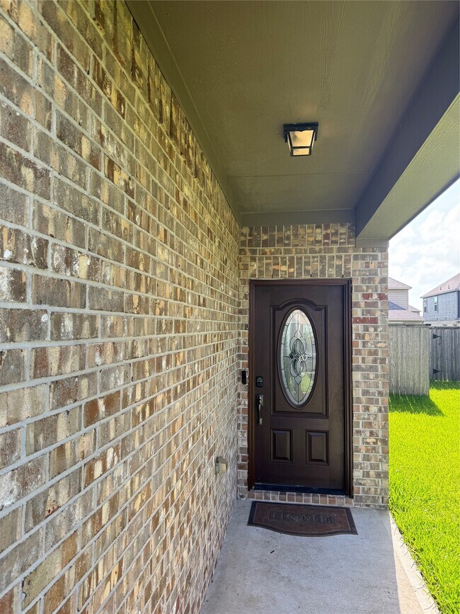 Building Photo - 8814 Alpine Wood Wy