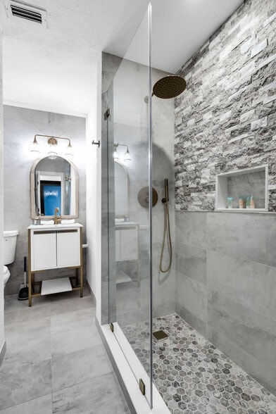 Building Photo - 6450 Perry St