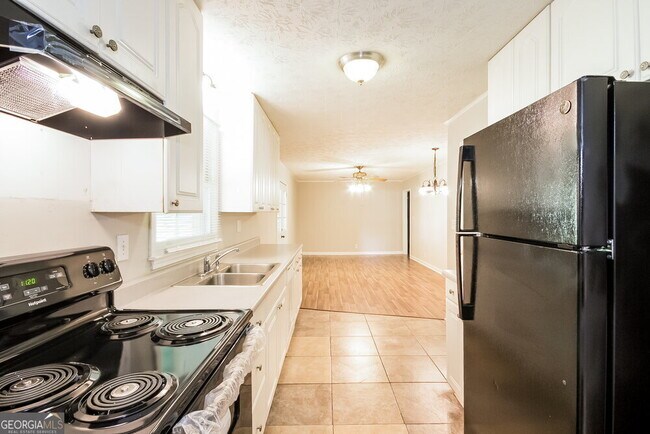 Building Photo - 3730 Sunny Hill Dr