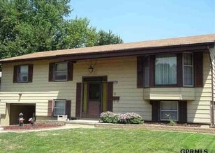 Building Photo - 2429 S 124th St