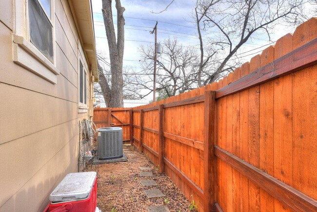 Building Photo - Unbeatable Location – Walk to the Guadalup...