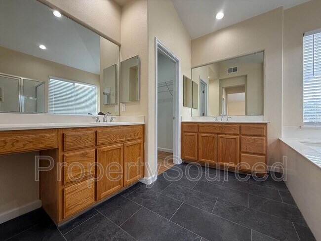 Building Photo - 1830 Persimmon Way