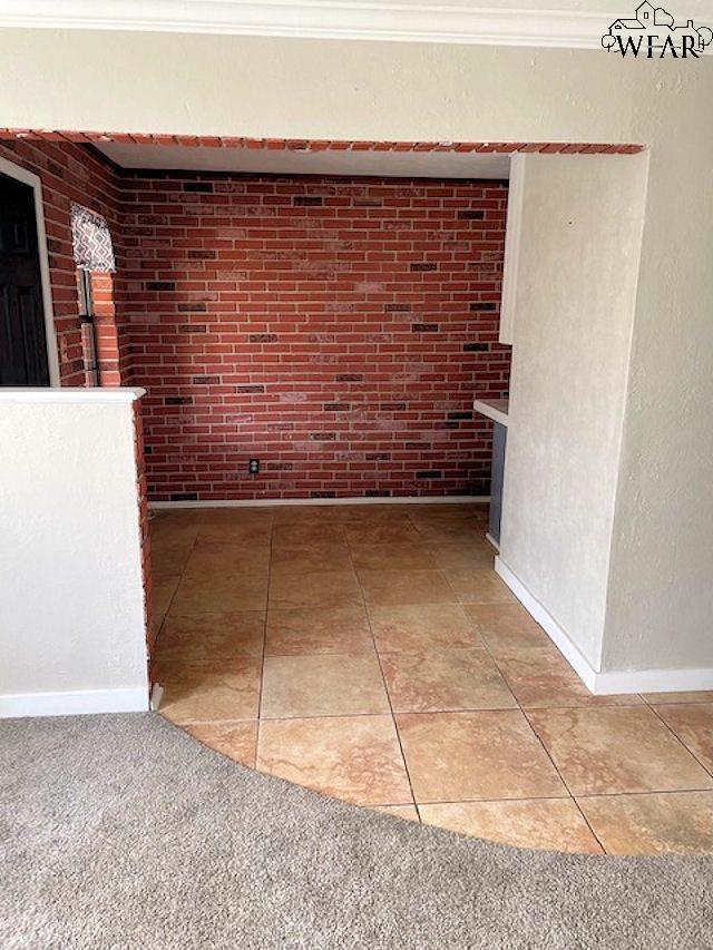 Building Photo - 705 W Manes Ave