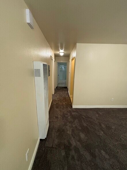 Building Photo - 327 E 106th St