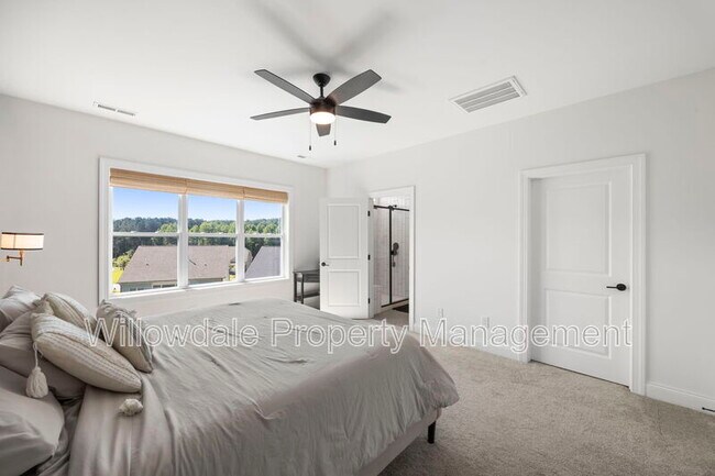 Building Photo - 2020 Moonraker Dr