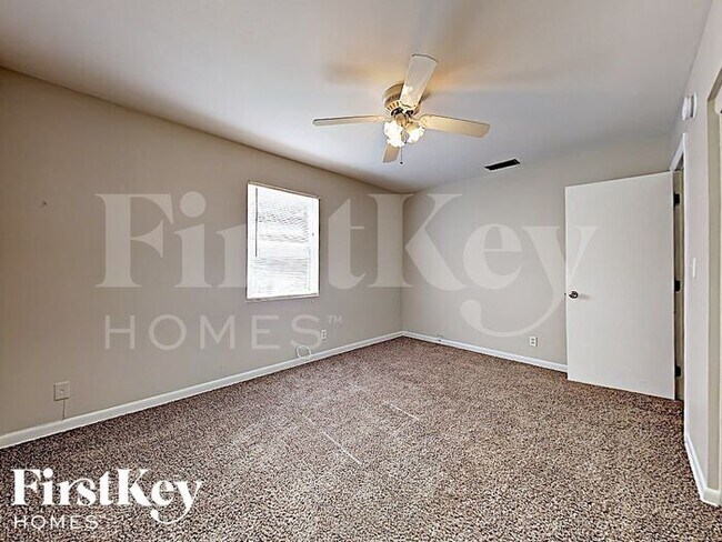 Building Photo - 6012 Regiment Dr