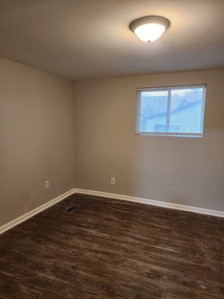 Building Photo - 401 N Polk St