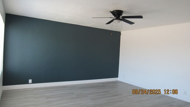 Building Photo - 3 bedroom 2 bathroom with Solar!!!!