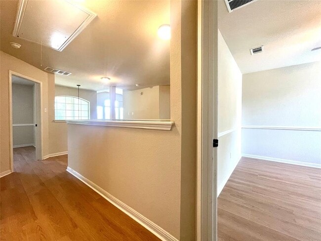 Building Photo - 20625 Farm Pond Ln