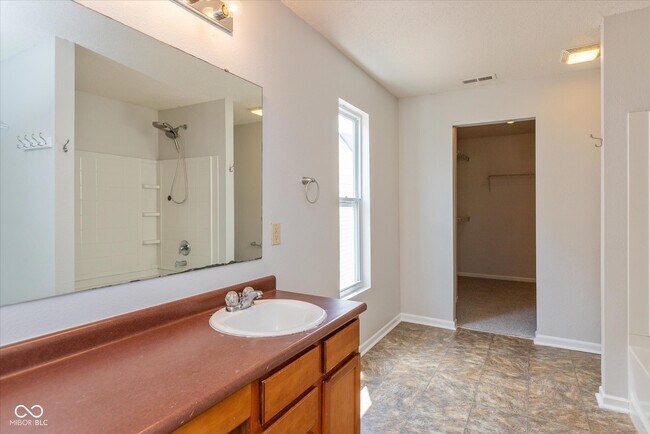 Building Photo - 2372 Cedarmill Dr
