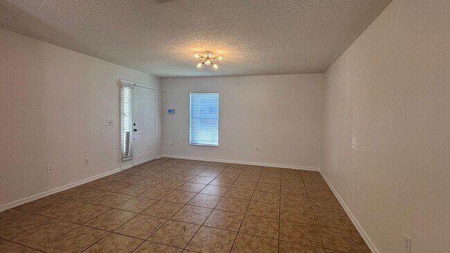 Building Photo - Nice 4 bedroom home in Kissimmee