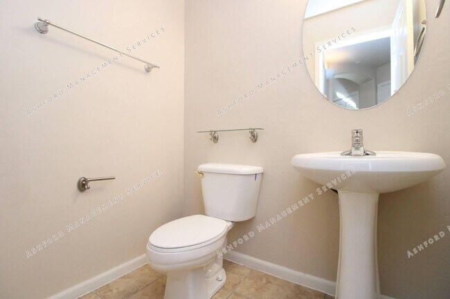 Building Photo - BEAUTIFUL 4 BEDROOM + LOFT ON CULDESAC WITH POOL/SPA