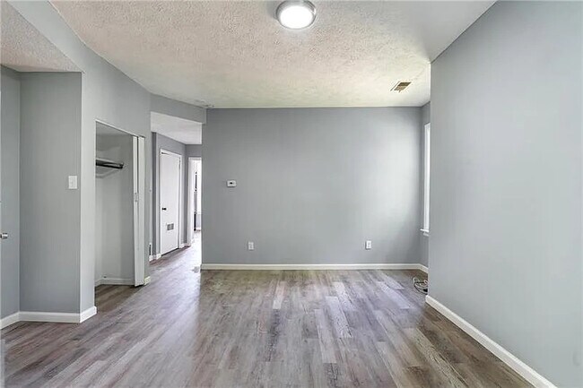 Building Photo - 1406 Superior Ave