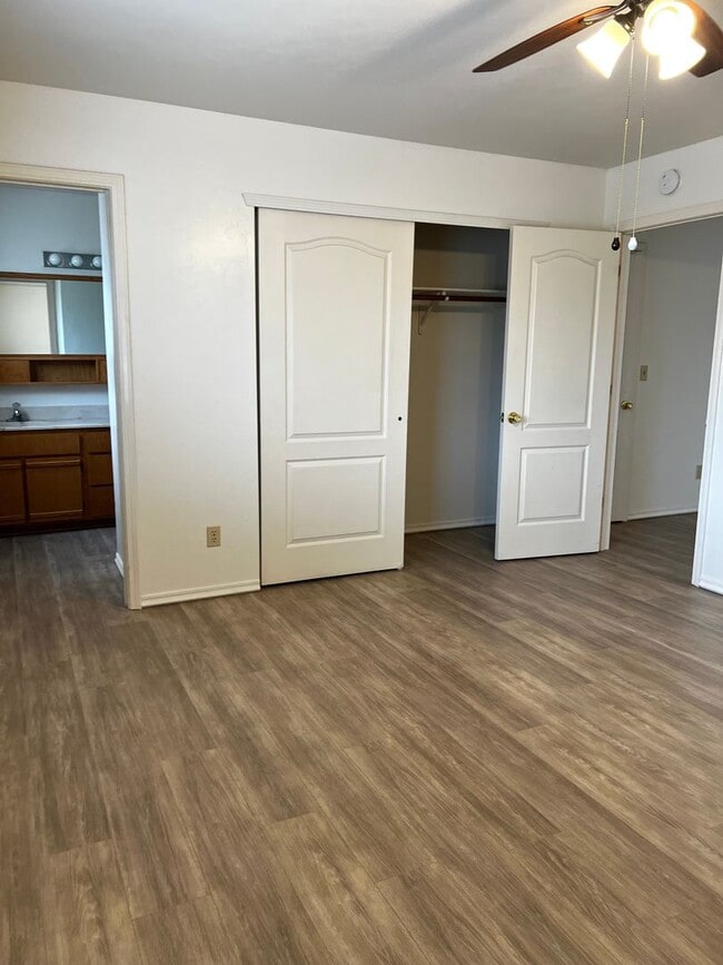 Building Photo - Three Bedroom Home Near Hwy 69