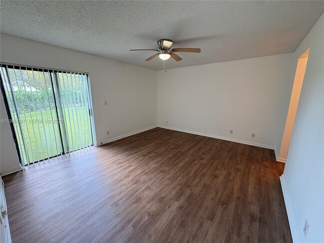 Building Photo - 8444 Shadow Ct