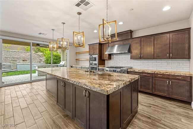 Building Photo - 4631 Amazing View St