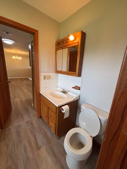 Building Photo - 1405 Cedar St