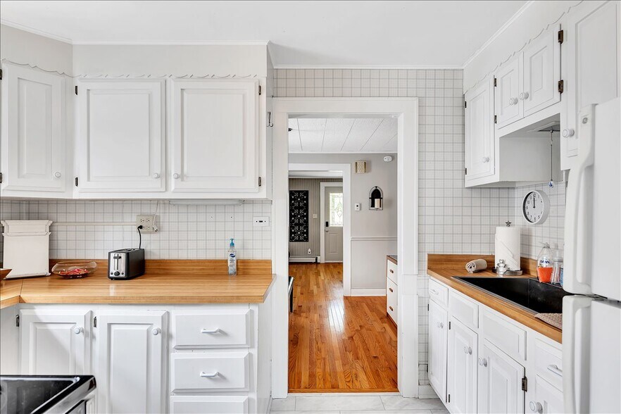 Building Photo - 10 Ritchie Pl