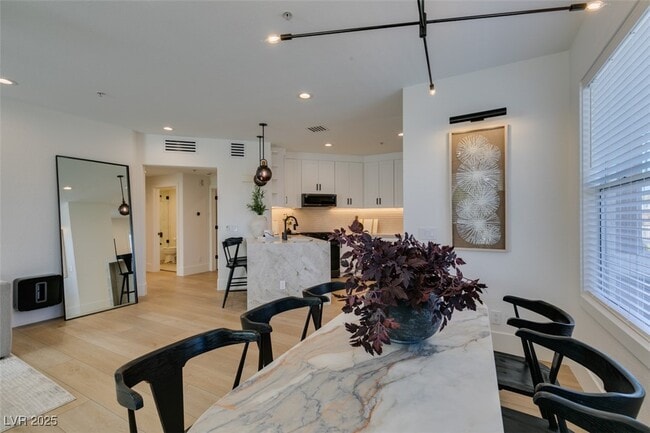 Building Photo - 8777 W Maule Ave