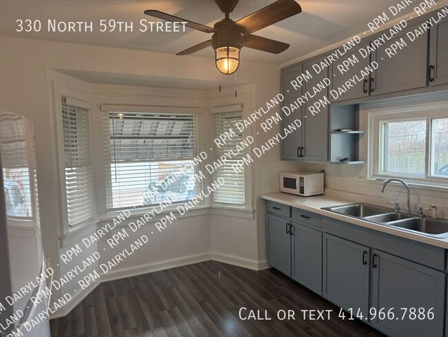 Building Photo - Move-In Ready! Bright & Modern 3-Bedroom H...