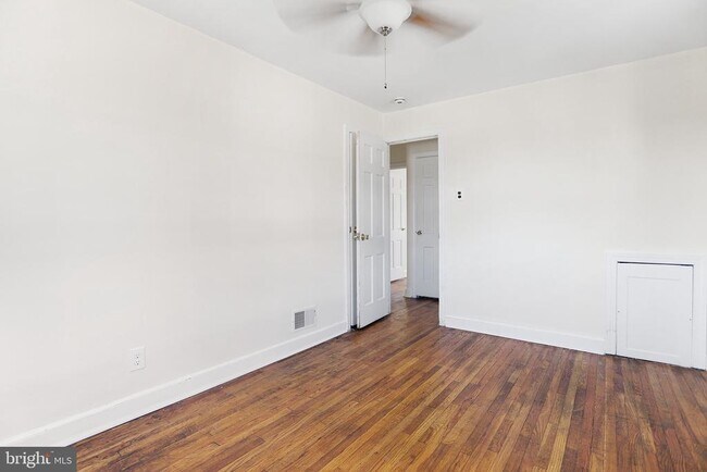 Building Photo - 253 Childs Ave