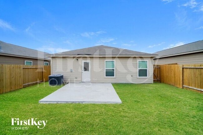 Building Photo - 3941 Northaven Trail