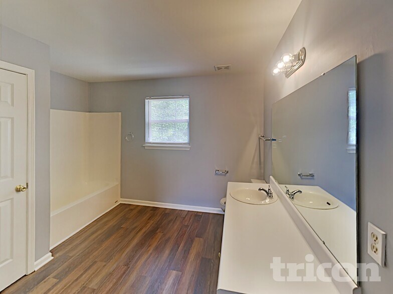 Building Photo - 201 Trowbridge Rd