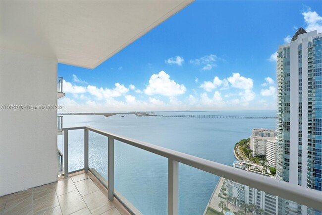 Building Photo - 1155 Brickell Bay Dr