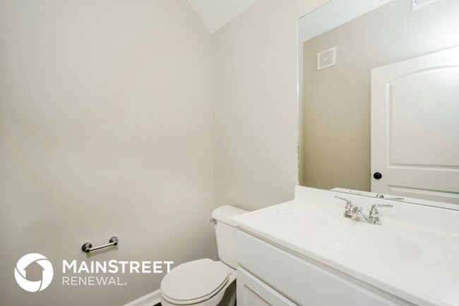 Building Photo - 2048 Hoosier Way