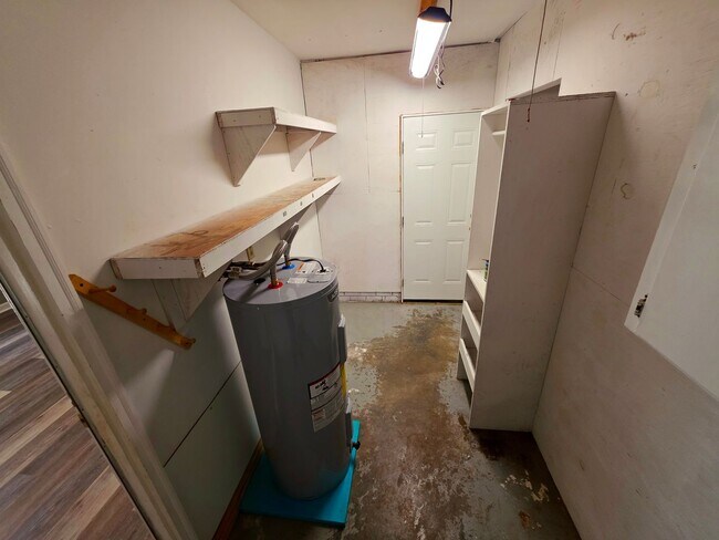 Building Photo - Nicely updated 3 bedroom, 2 bath home with 1-car garage