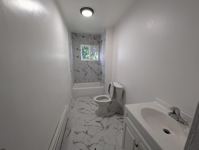 Building Photo - 902 Westcoat Pl
