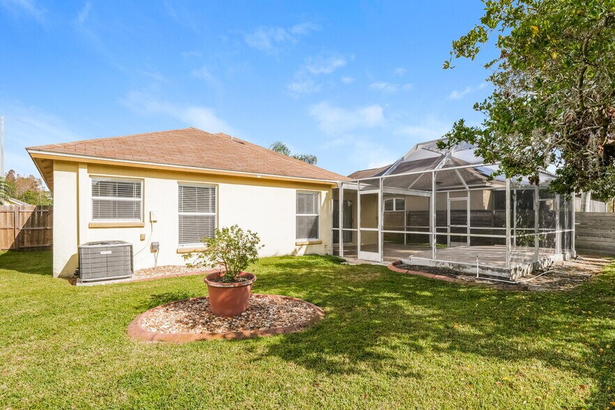 Building Photo - 29324 Birds Eye Dr