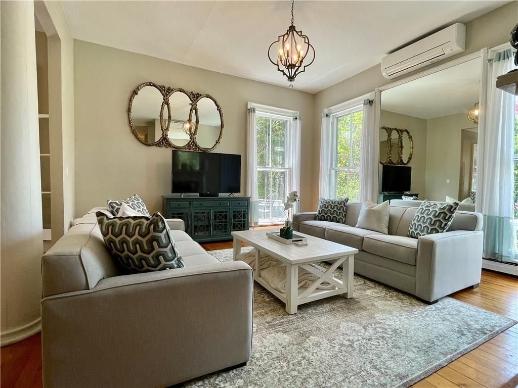 Building Photo - 541 Bellevue Ave