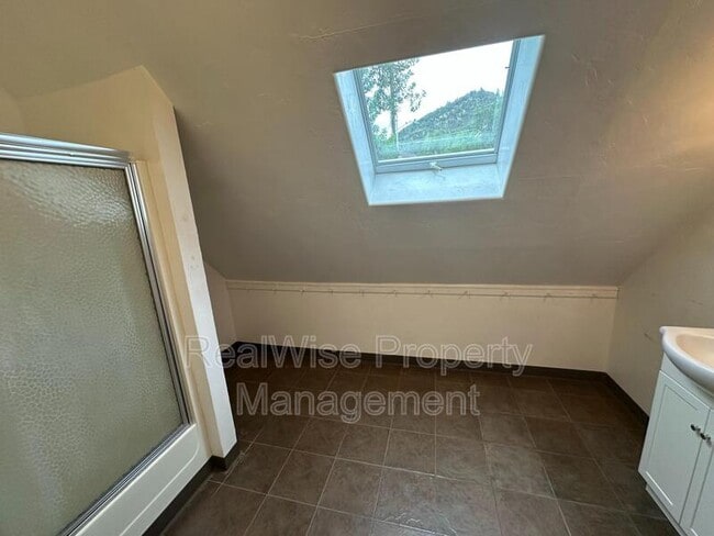 Building Photo - 1699 NE Foothill Blvd
