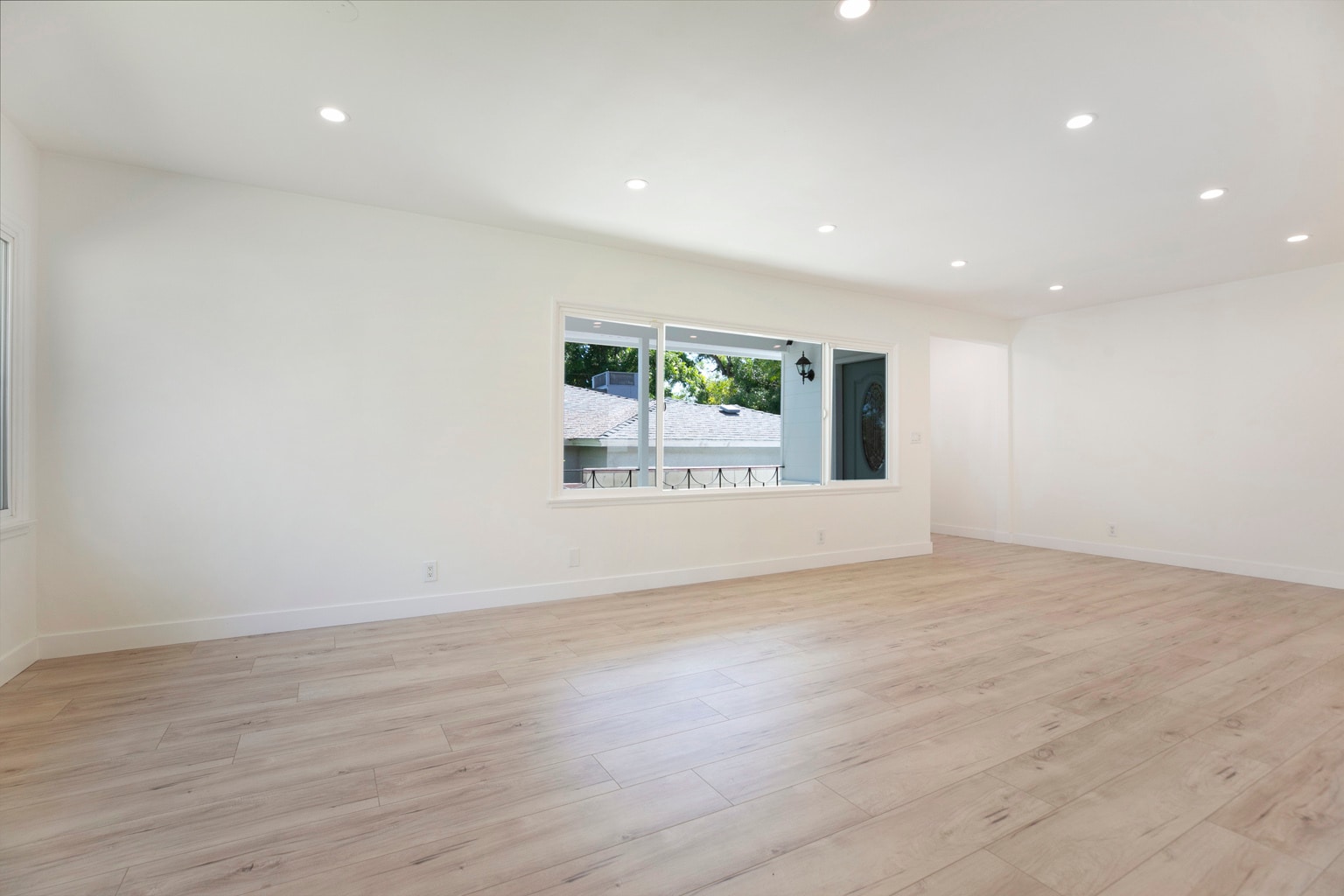 Building Photo - 1061 E Santa Anita Ave