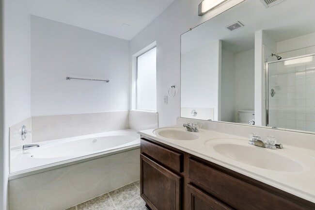 Building Photo - 25407 Clover Ranch Dr