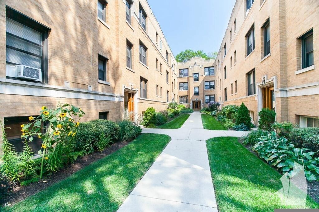 Building Photo - 2651 N Spaulding Ave