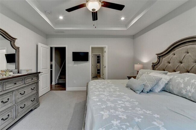 Building Photo - 811 Pineberry Ct