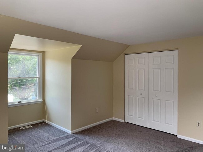 Building Photo - 249 Periwinkle Ave