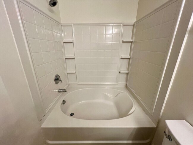 Building Photo - 3-Bed, 2-Bath Condo with Garage! One month free!