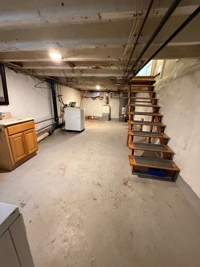 Building Photo - Beautiful 2BR home in Port Richmond