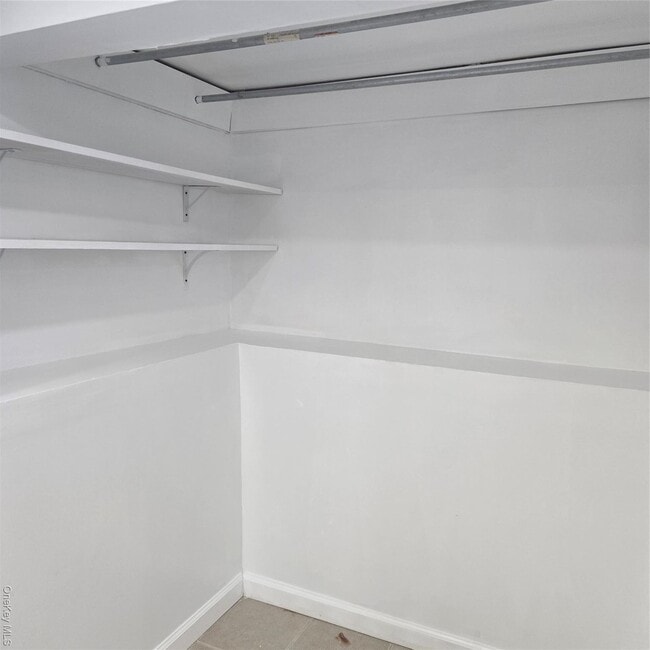 Building Photo - 182-19 147th Ave