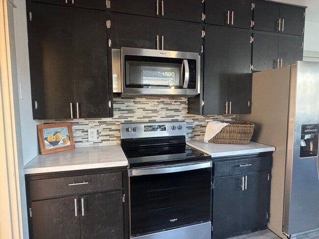 Building Photo - Stunning 3 Bedroom home in Everett